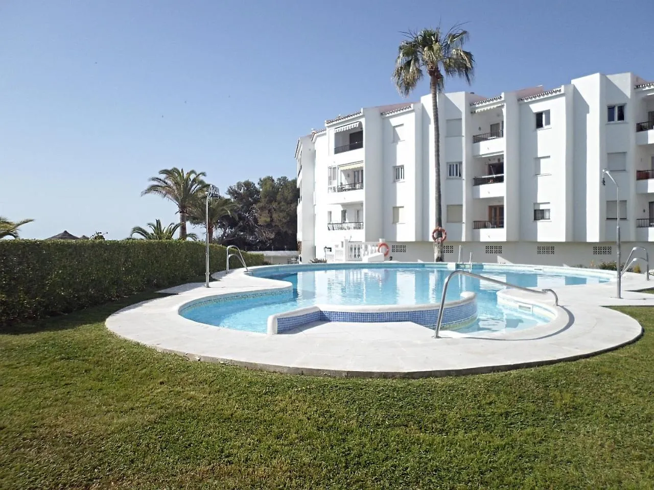 Palmeras 9 Menyber Nerja Apartament